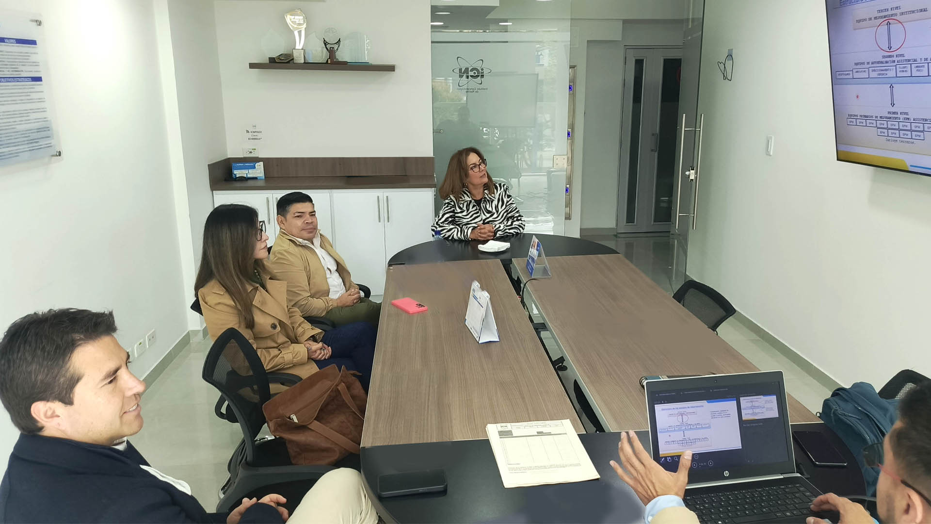 Fortaleciendo la Excelencia: ICN recibe exitosa visita de referenciación de Traumedical