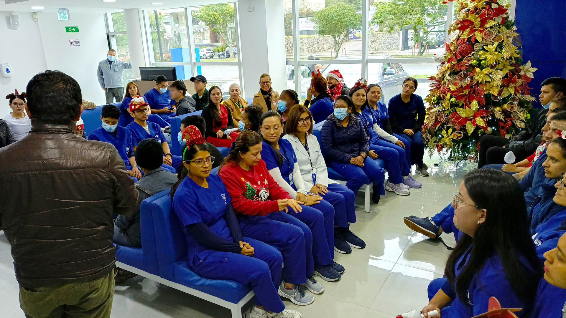 Celebración Novena de Navidad con colaboradores y pacientes